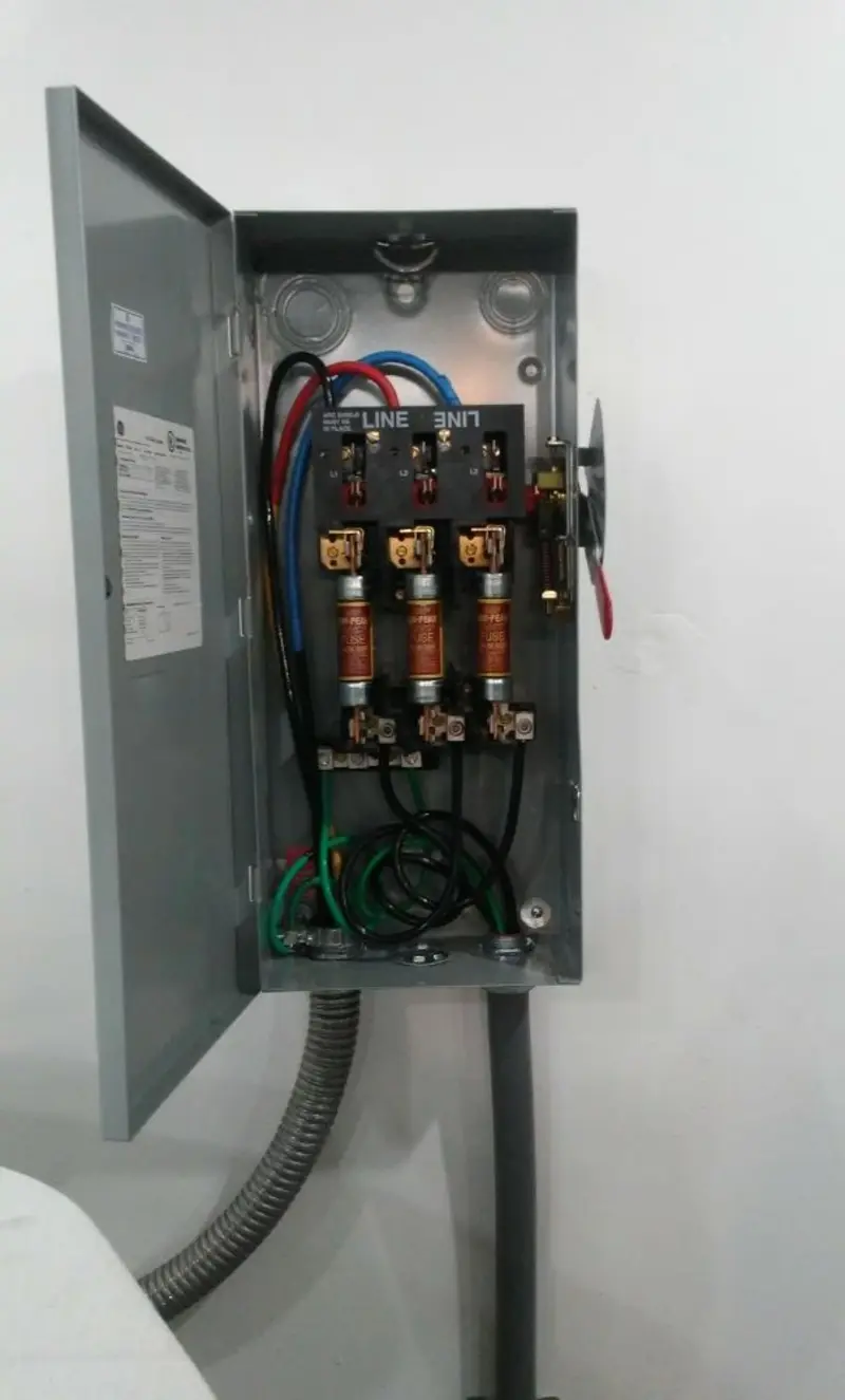 Three-phase disconnect switch installed for Smoke Detector Installation in Hansville